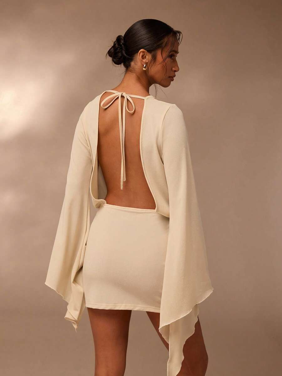 Glamine – Robe courte ample avec laçage à la taille et effet métallique