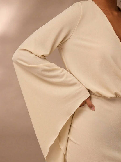 Glamine – Robe courte ample avec laçage à la taille et effet métallique