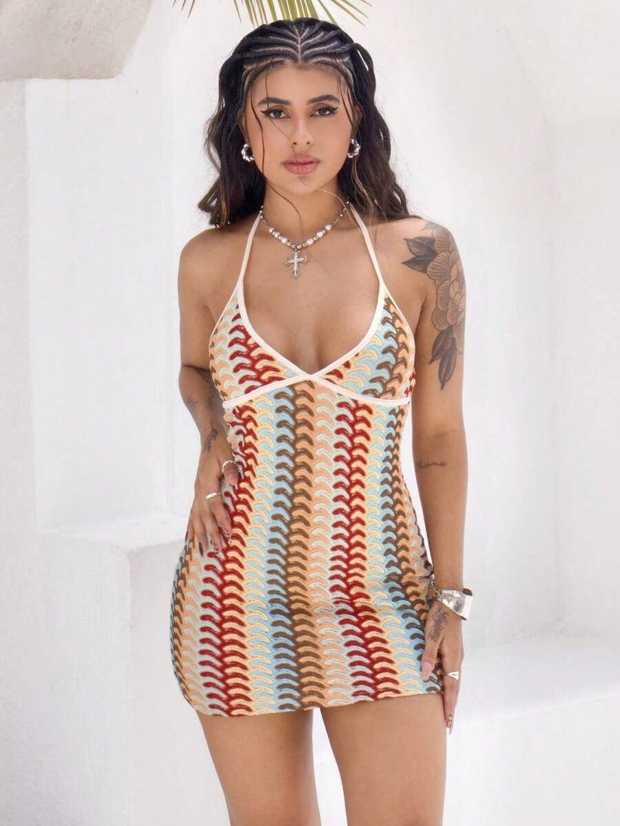 Rayane Ketlyn – Robe mini en tricot jacquard à col en V et dos nu