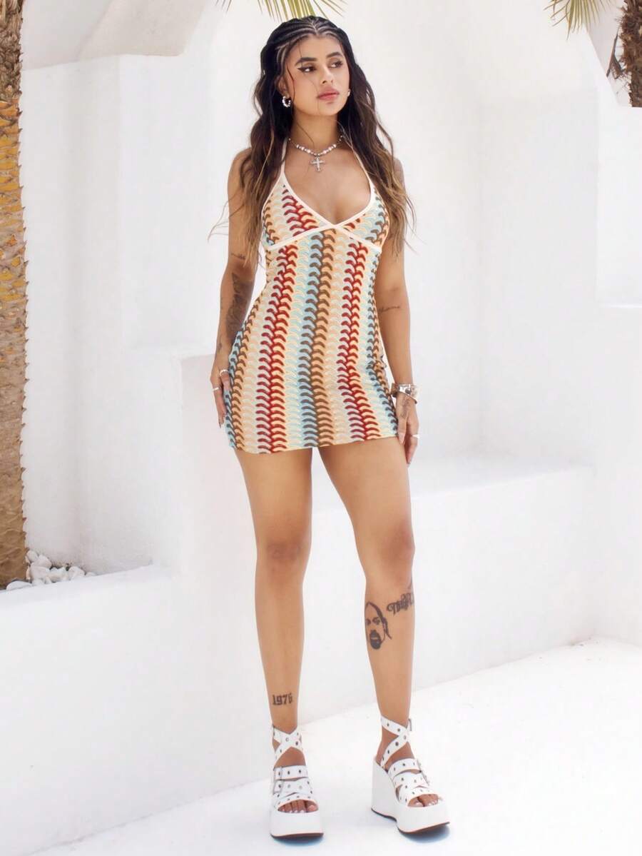 Rayane Ketlyn – Robe mini en tricot jacquard à col en V et dos nu