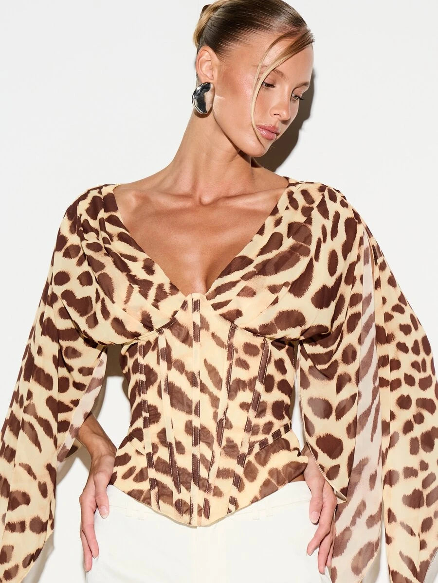 KIZN Bach – Ensemble Corset imprimé animal à décolleté V profond et manches & mini-jupe blanche