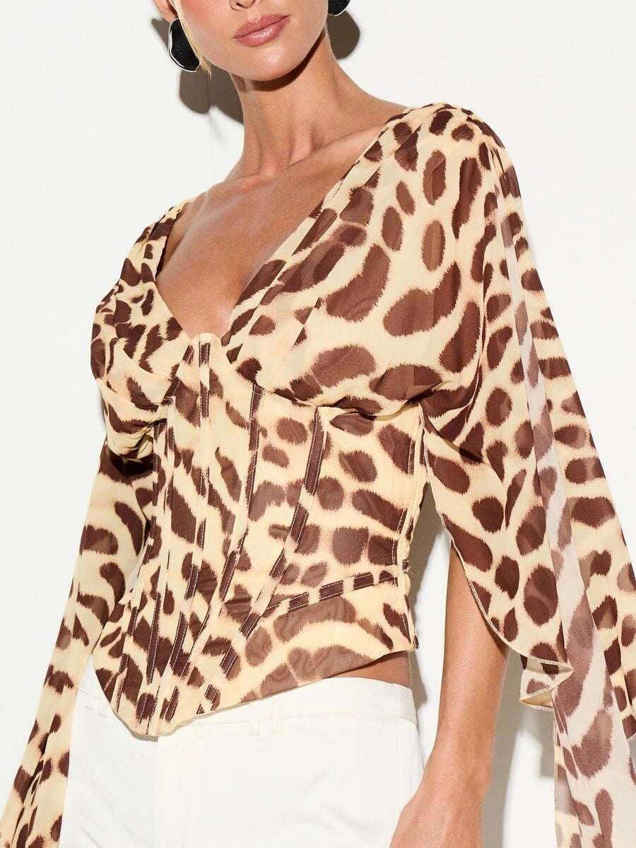 KIZN Bach – Ensemble Corset imprimé animal à décolleté V profond et manches & mini-jupe blanche
