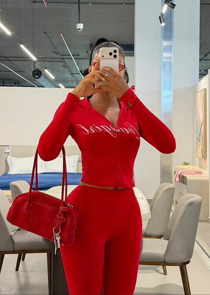SUMWON WOMEN – Ensemble zip hoodie et leggings à imprimé script et coupe ajustée