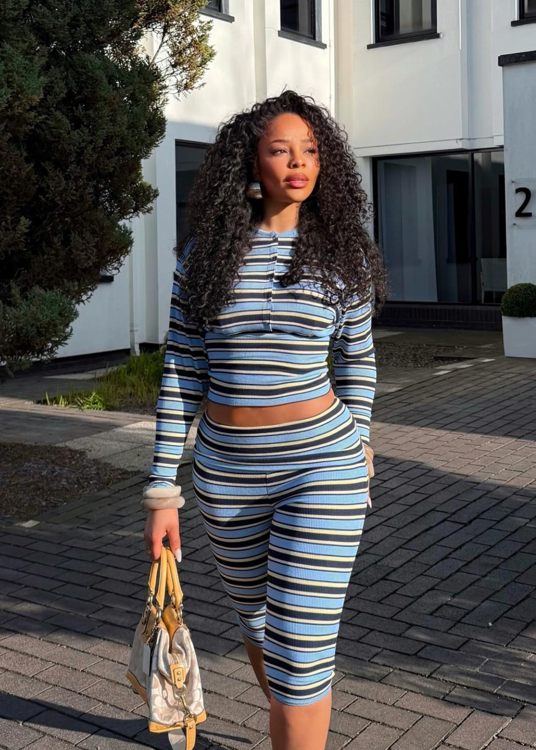 Bachina – Ensemble 2 pièces top froncé épaules dénudées et leggings taille haute