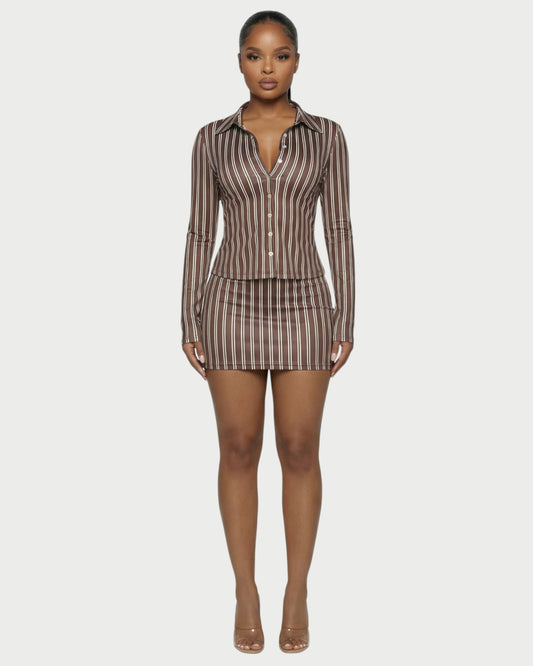 AVENYA – Ensemble chemise rayée à manches longues et mini jupe ajustée