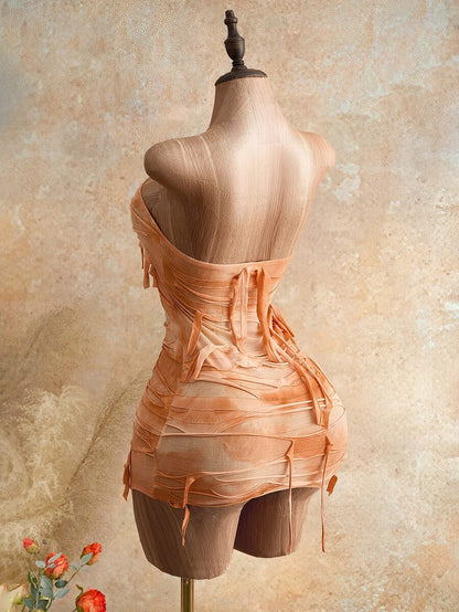 Mistrie – Robe sans bretelles ajustée à design asymétrique et blocs de couleurs