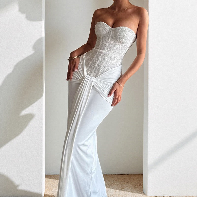 Alveraine | Robe de soirée sans bretelles avec taille en ruban et coupe longue