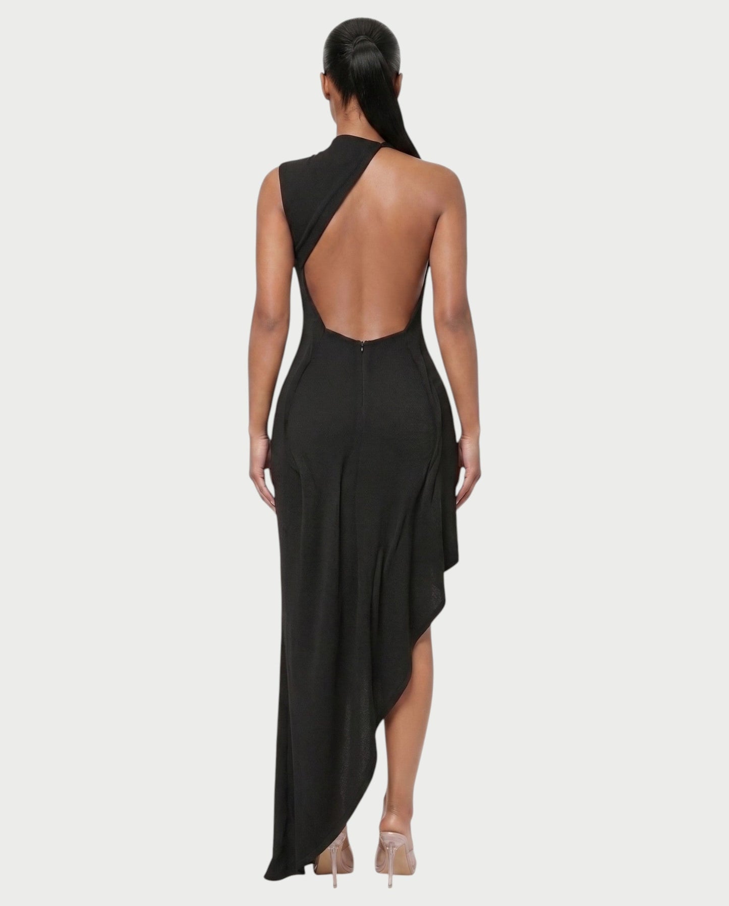 Bachina – Robe maxi asymétrique à dos ouvert et drapé