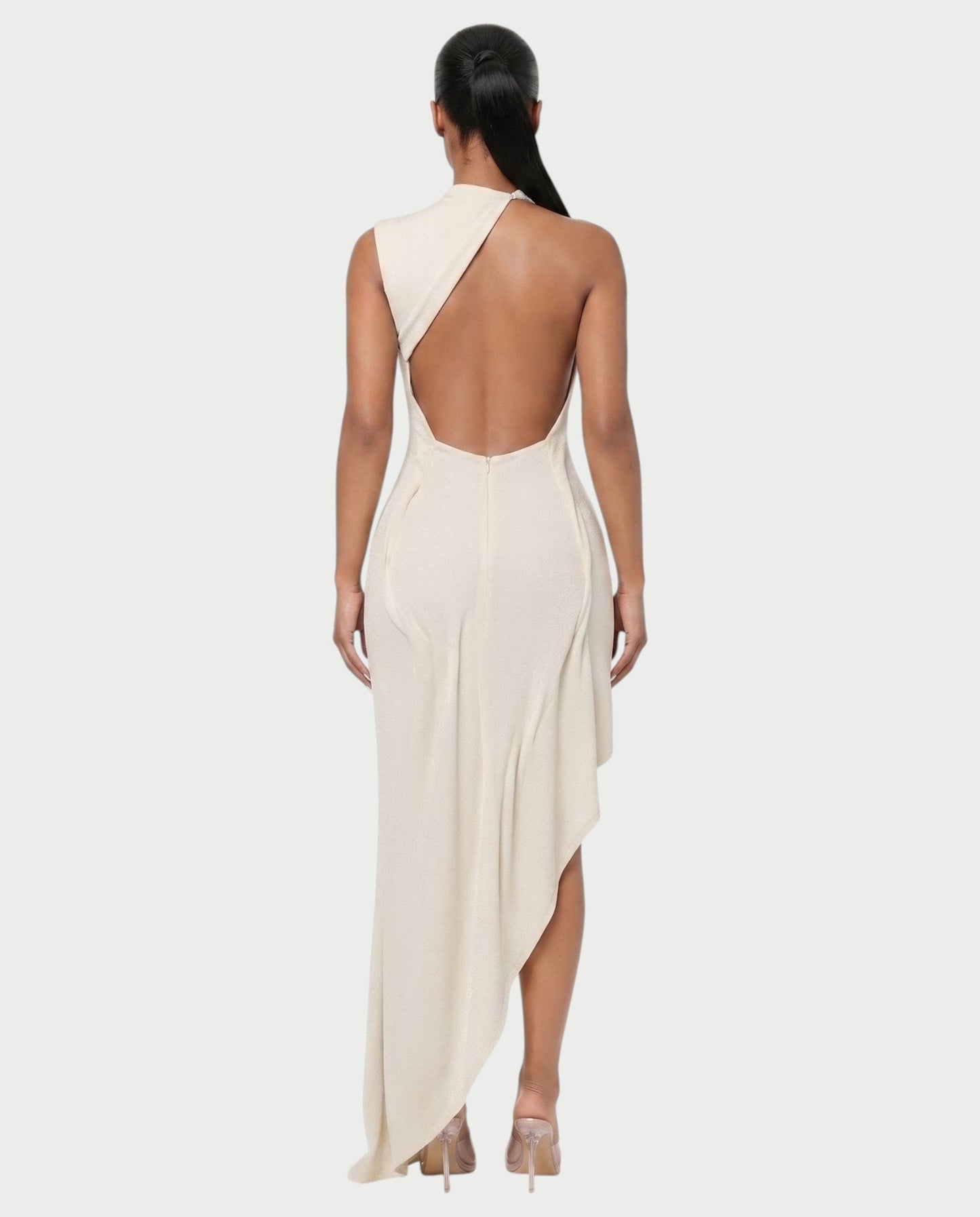 Bachina – Robe maxi asymétrique à dos ouvert et drapé