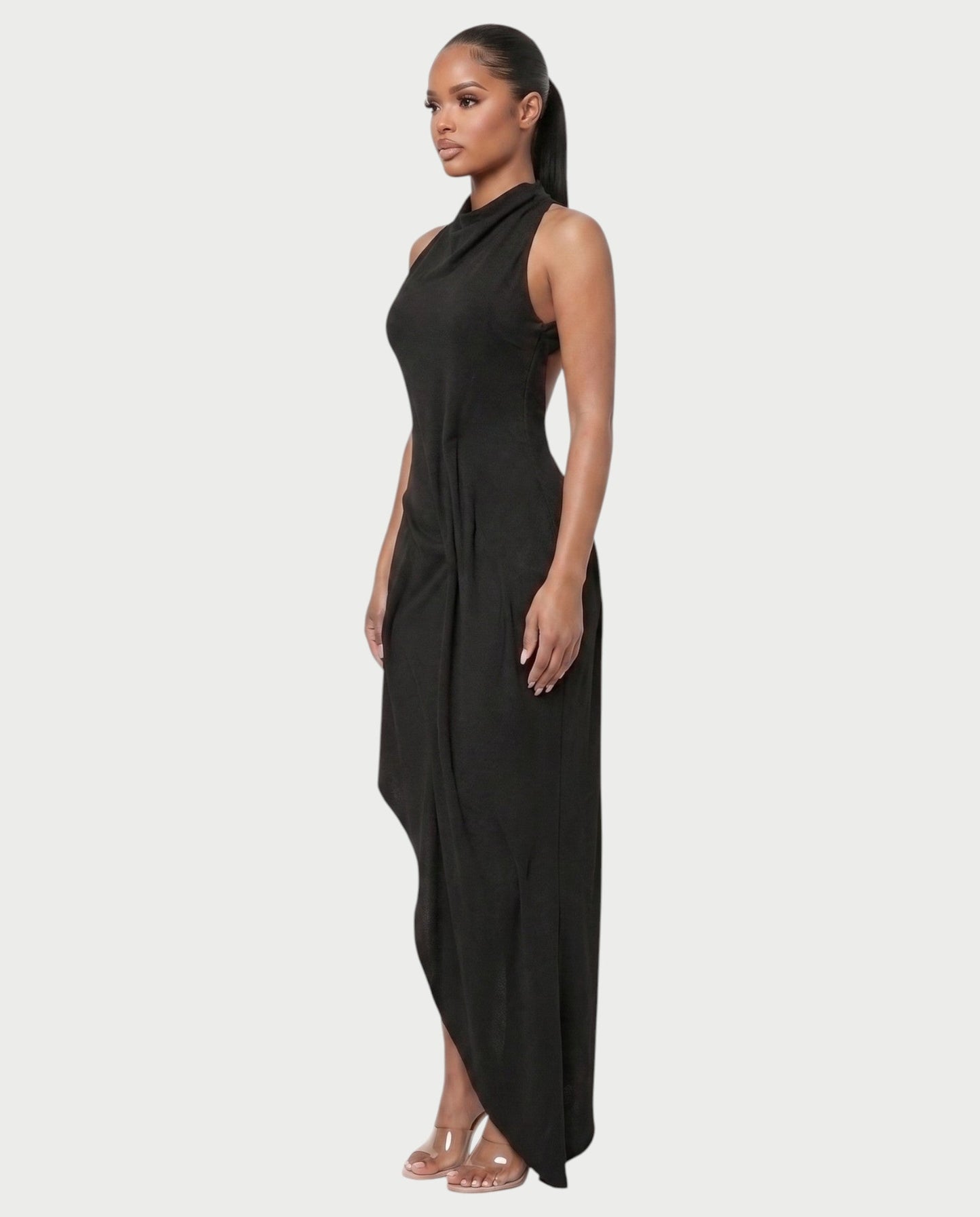Bachina – Robe maxi asymétrique à dos ouvert et drapé