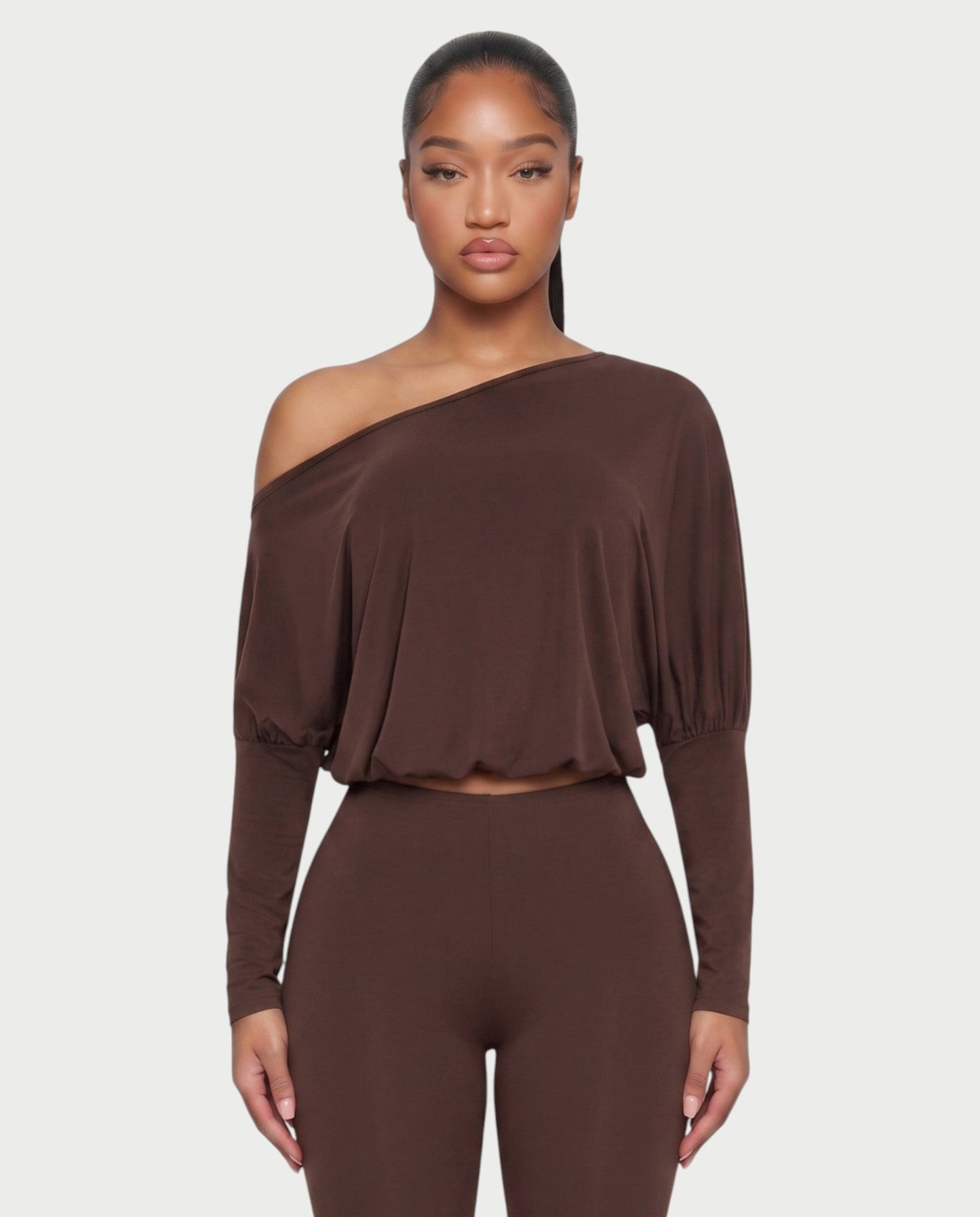 Bachina – Ensemble blouson asymétrique et pantalon capri ajusté