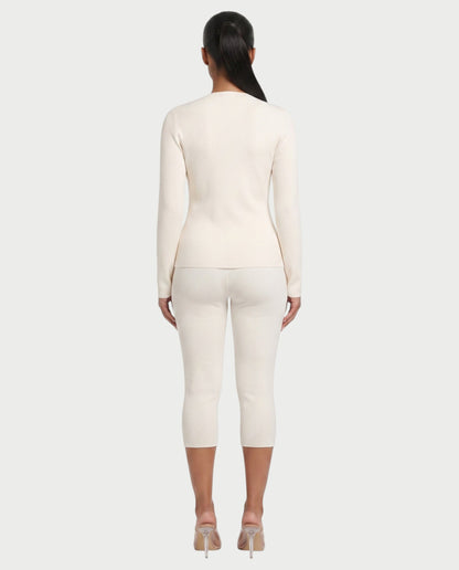 Saylia – Ensemble top boutonné et pantalon capri en tissu léger et coupe ajustée