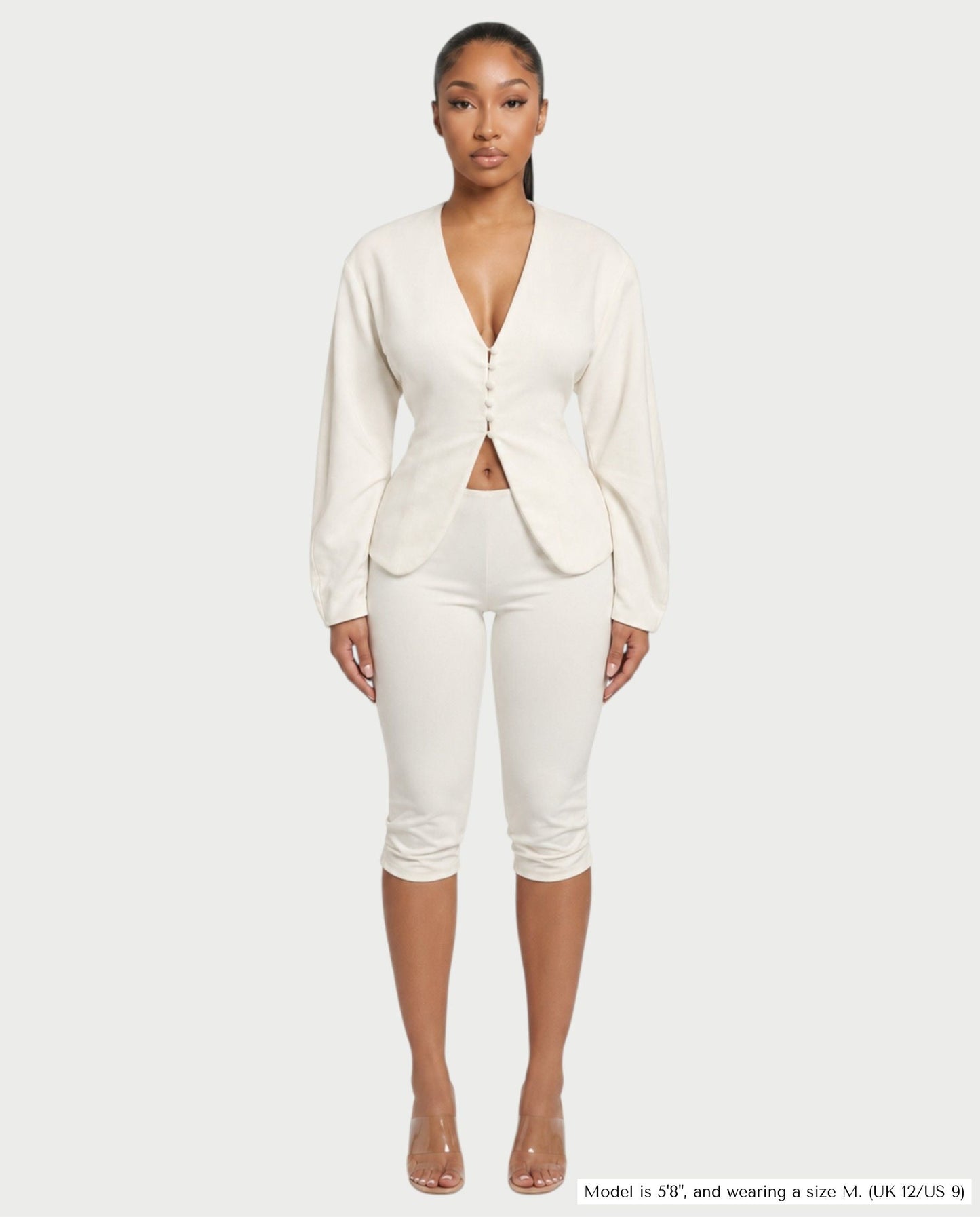 Saylia – Ensemble top boutonné et pantalon capri en tissu léger et coupe ajustée