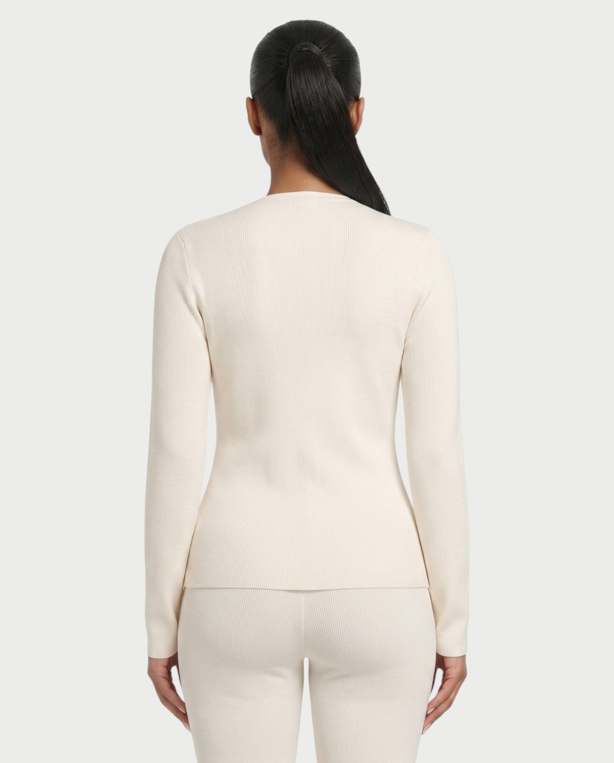 Saylia – Ensemble top boutonné et pantalon capri en tissu léger et coupe ajustée