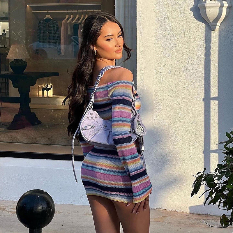 ATYWS – Robe ajustée à rayures avec manches longues et design slim