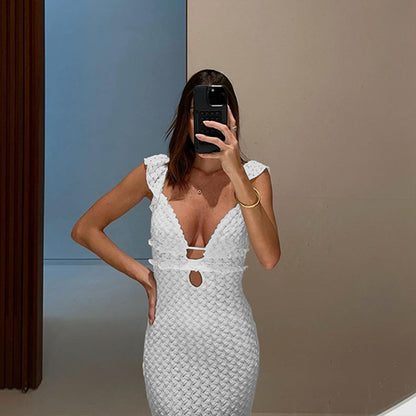 ATYWS – Robe col en V tricotée, dos nu et coupe slim