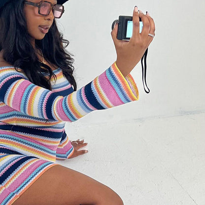 ATYWS – Robe ajustée à rayures avec manches longues et design slim
