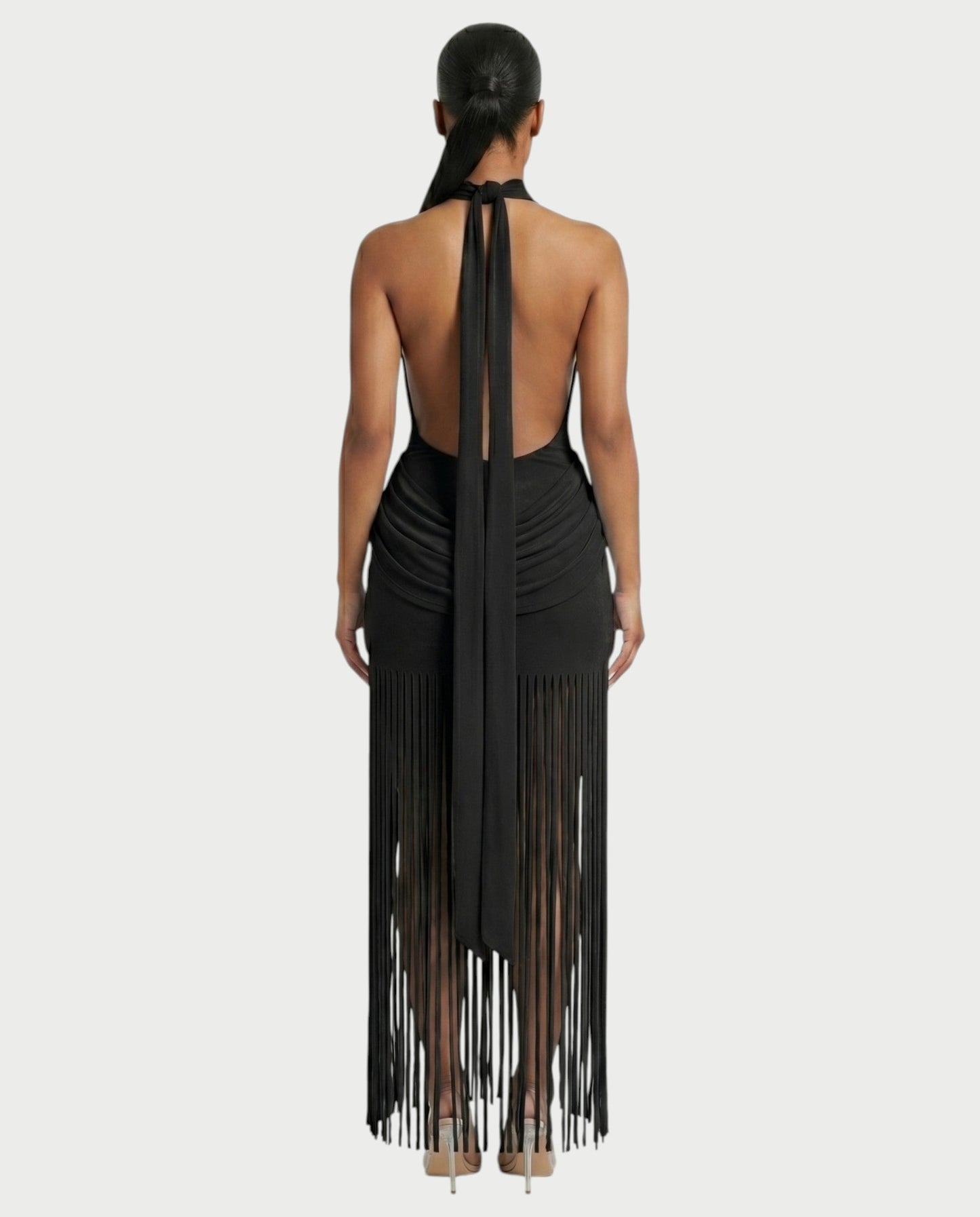 Salyne – Robe maxi drapée à col halter et franges