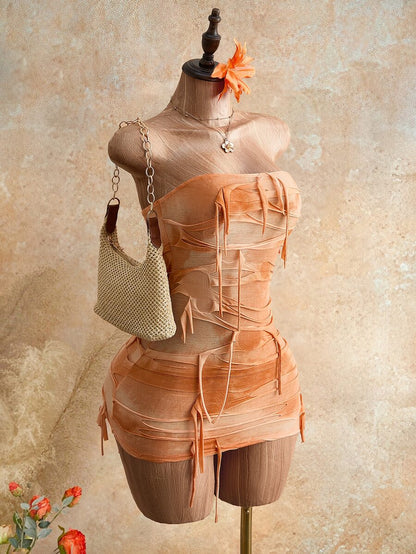 Mistrie – Robe sans bretelles ajustée à design asymétrique et blocs de couleurs