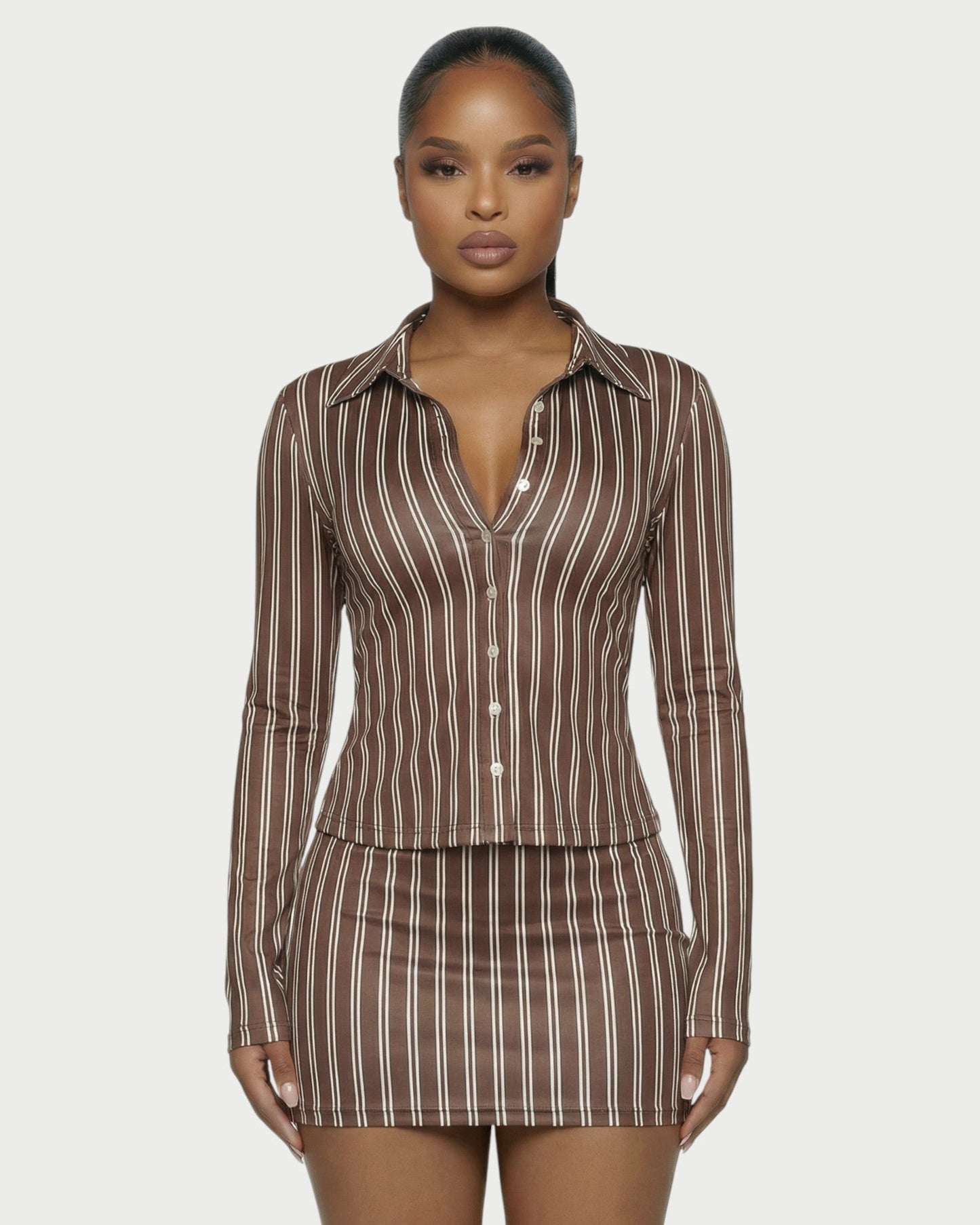 AVENYA – Ensemble chemise rayée à manches longues et mini jupe ajustée
