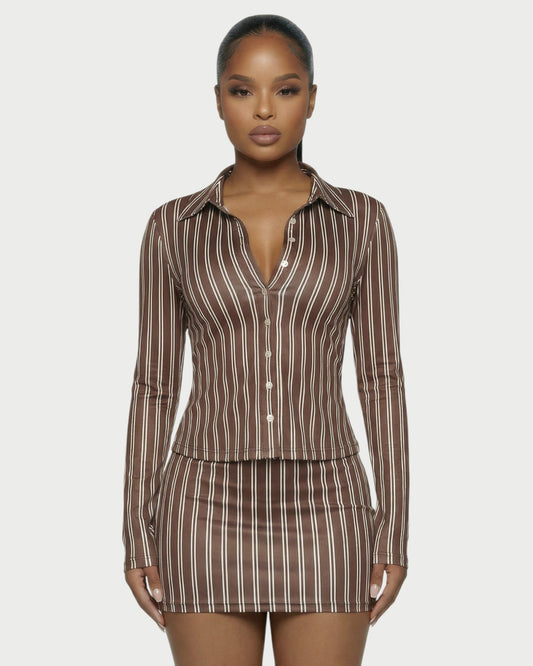 AVENYA – Ensemble chemise rayée à manches longues et mini jupe ajustée