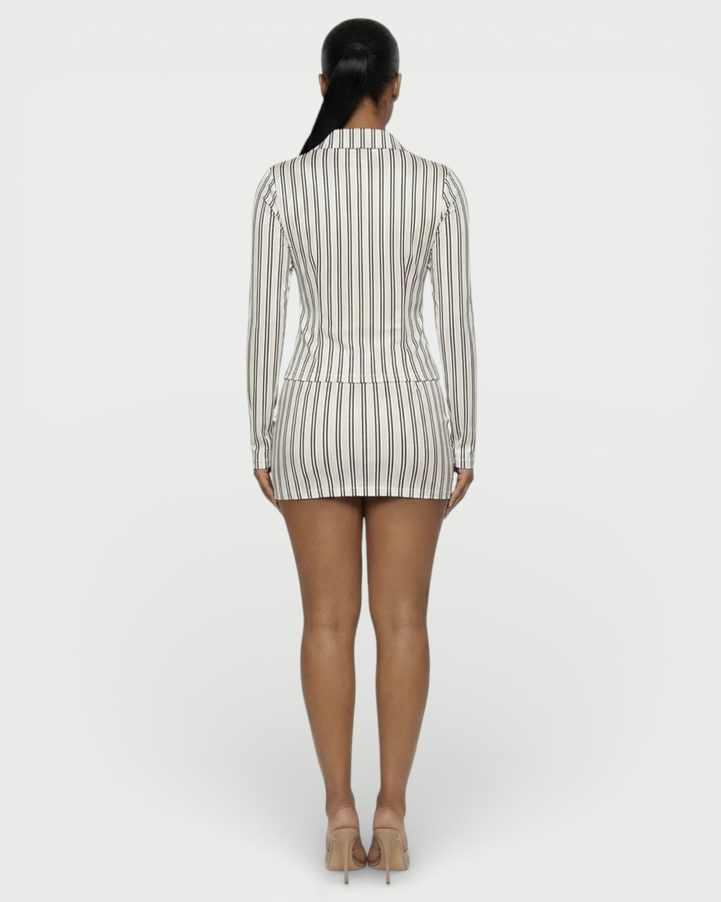 AVENYA – Ensemble chemise rayée à manches longues et mini jupe ajustée