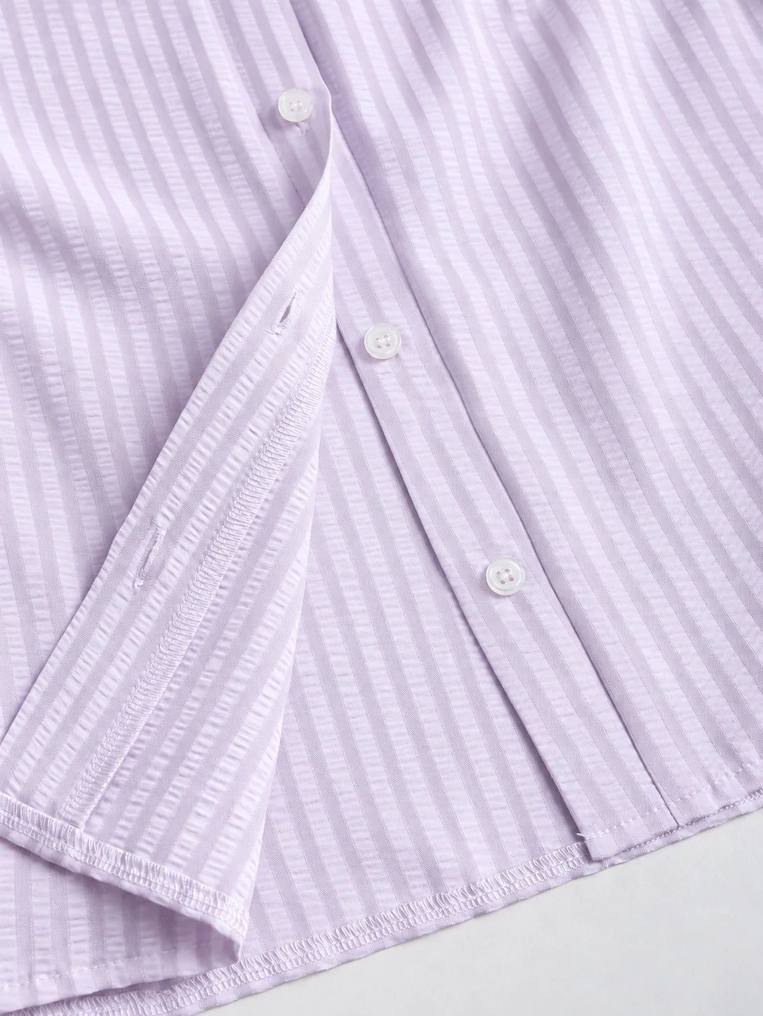 Sweetra Ismora – Robe chemise cintrée à manches courtes et taille affinante