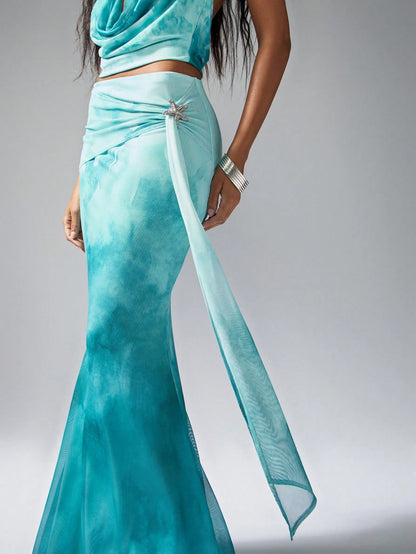 MISSGUIDED – Ensemble top & jupe à encolure avec broche étoile de mer en cristal