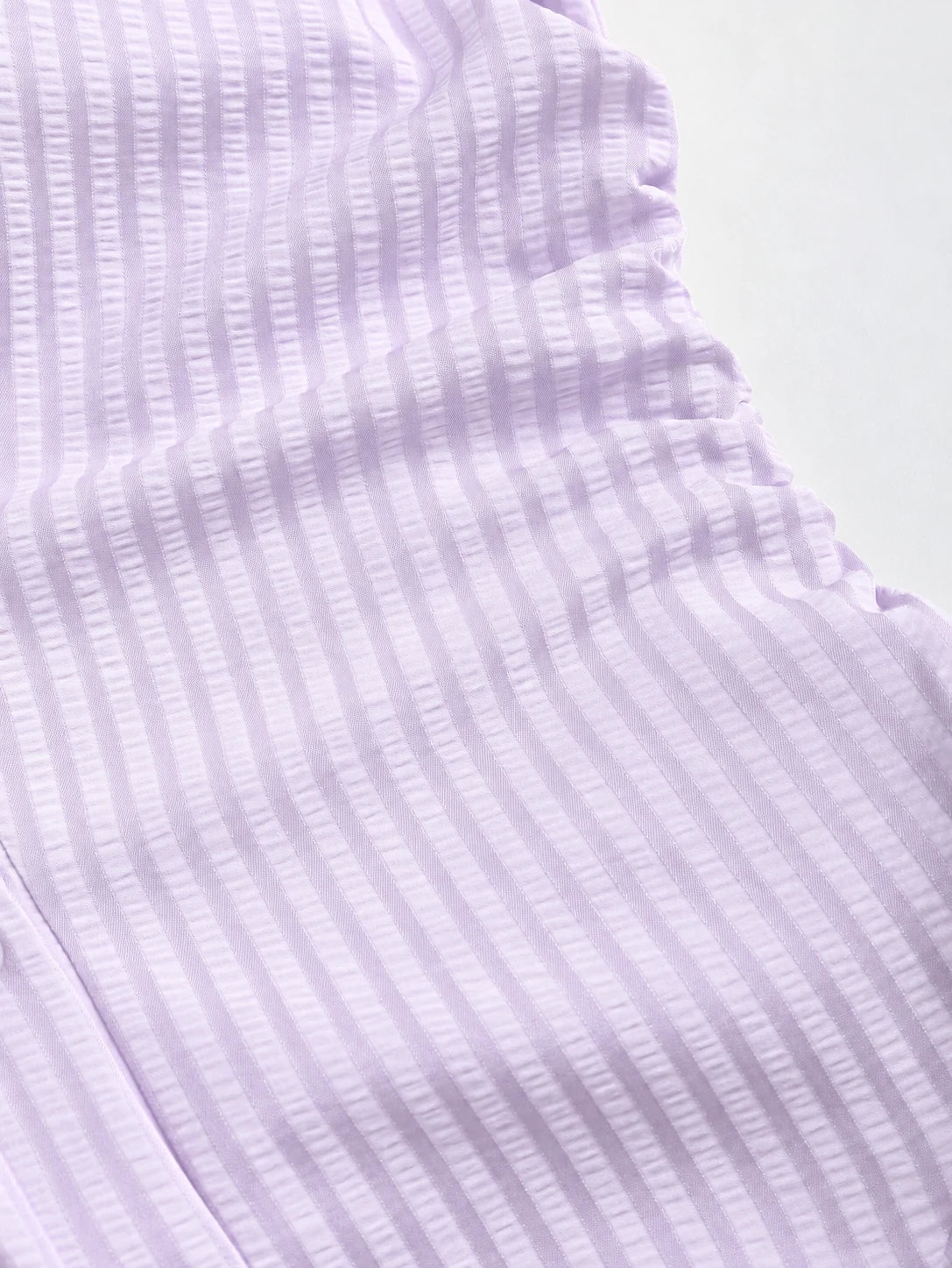 Sweetra Ismora – Robe chemise cintrée à manches courtes et taille affinante