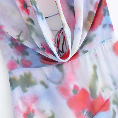 BSK&TRAF – Robe à col montant imprimée avec roses et coupe fluide